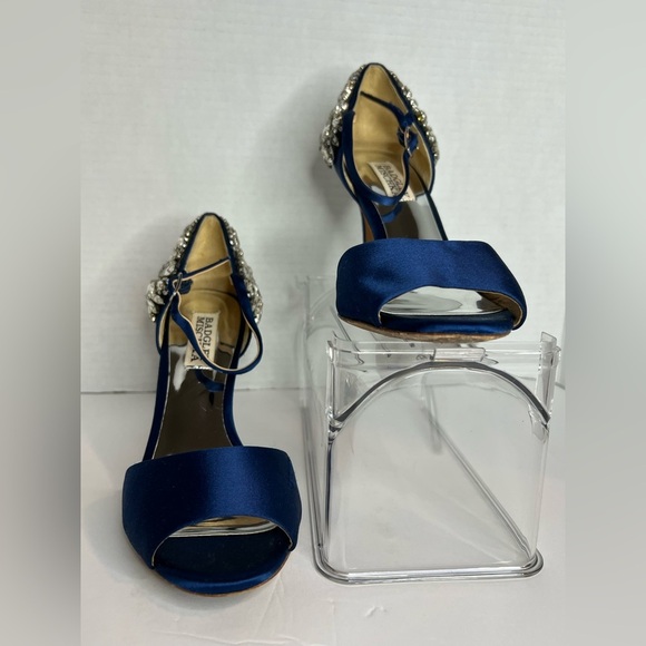 Badgley Mischka
Dawn d'Orsay Evening Sandals - Picture 3 of 16